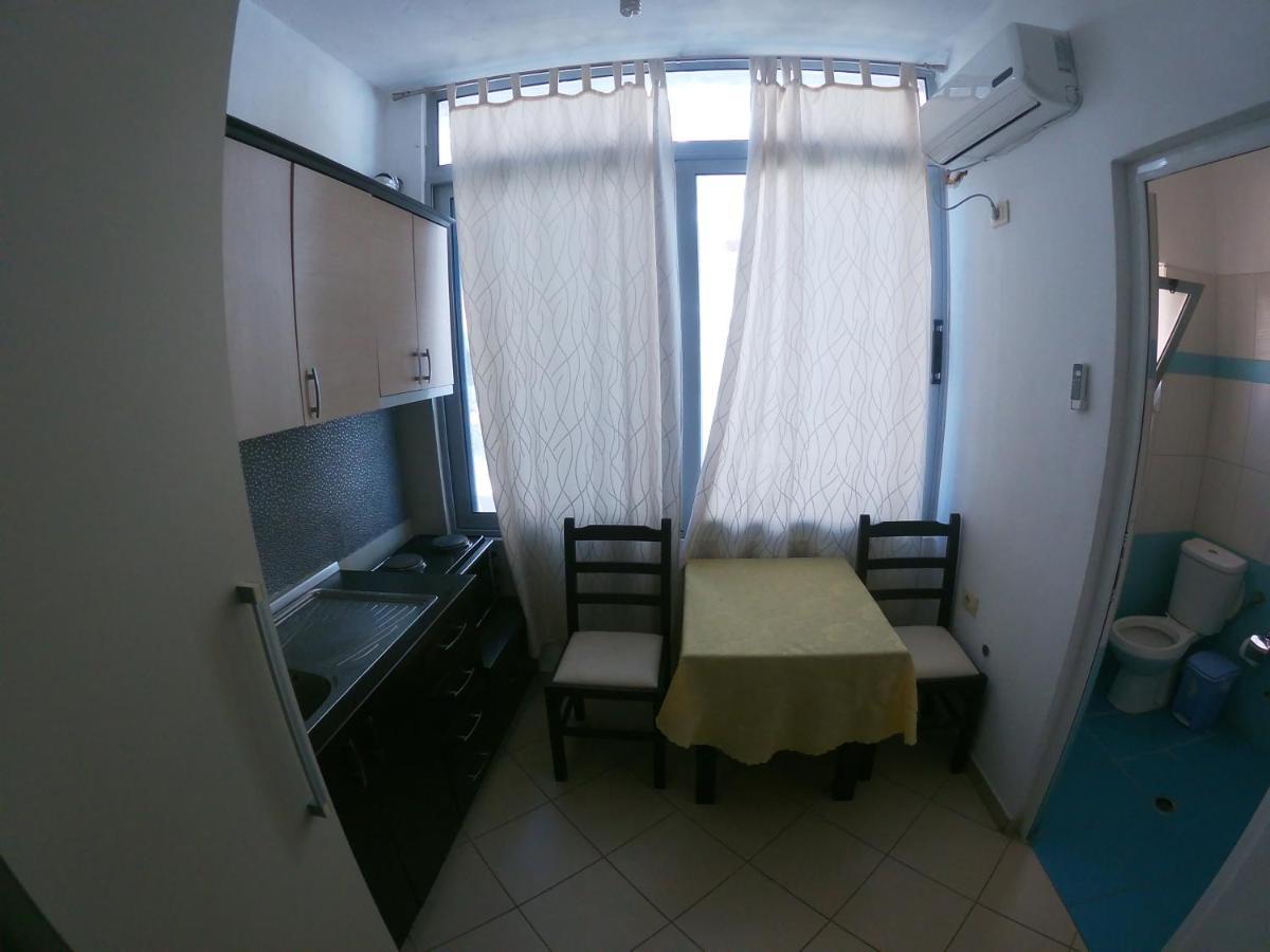 Honey Apartments Near Promenade Saranda Extérieur photo