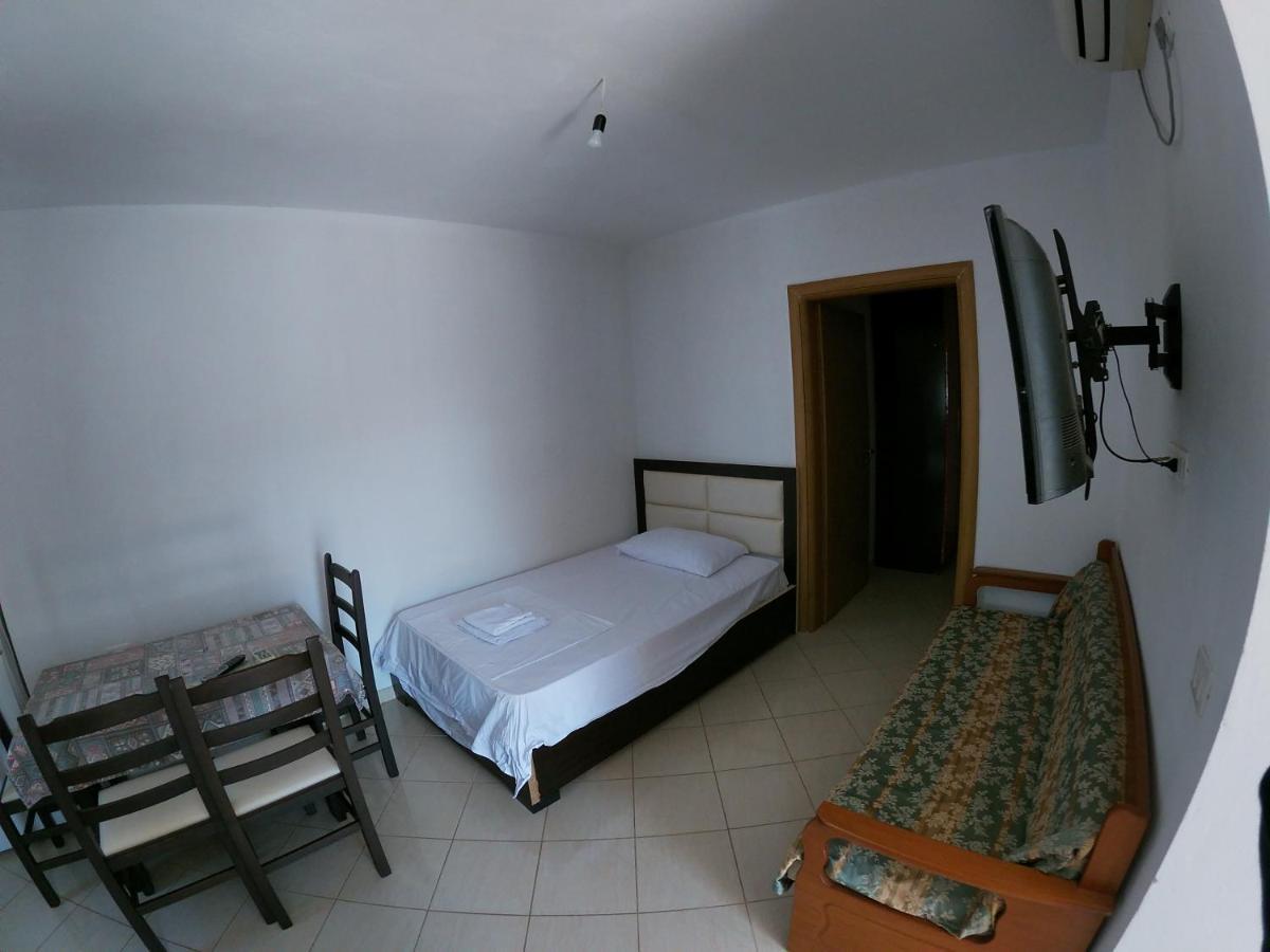 Honey Apartments Near Promenade Saranda Extérieur photo